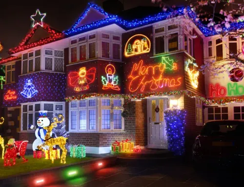 Permanent Christmas Lights Compared: Pro Systems, DIY Kits, and Seasonal Installs