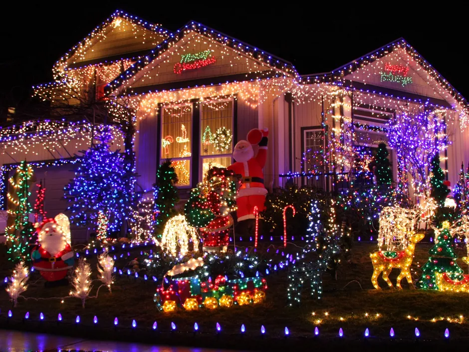 Complete holiday light services for Kennesaw