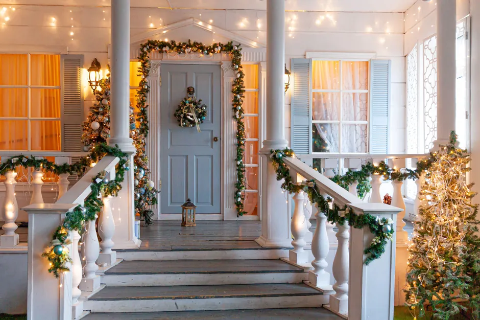 Christmas light installation for Sandy Springs businesses