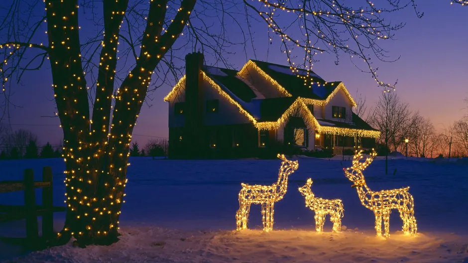 Christmas light installation services in Suwanee, GA