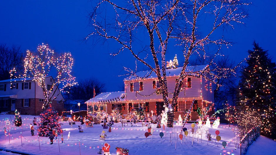 Energy-efficient LED commercial Christmas lighting systems